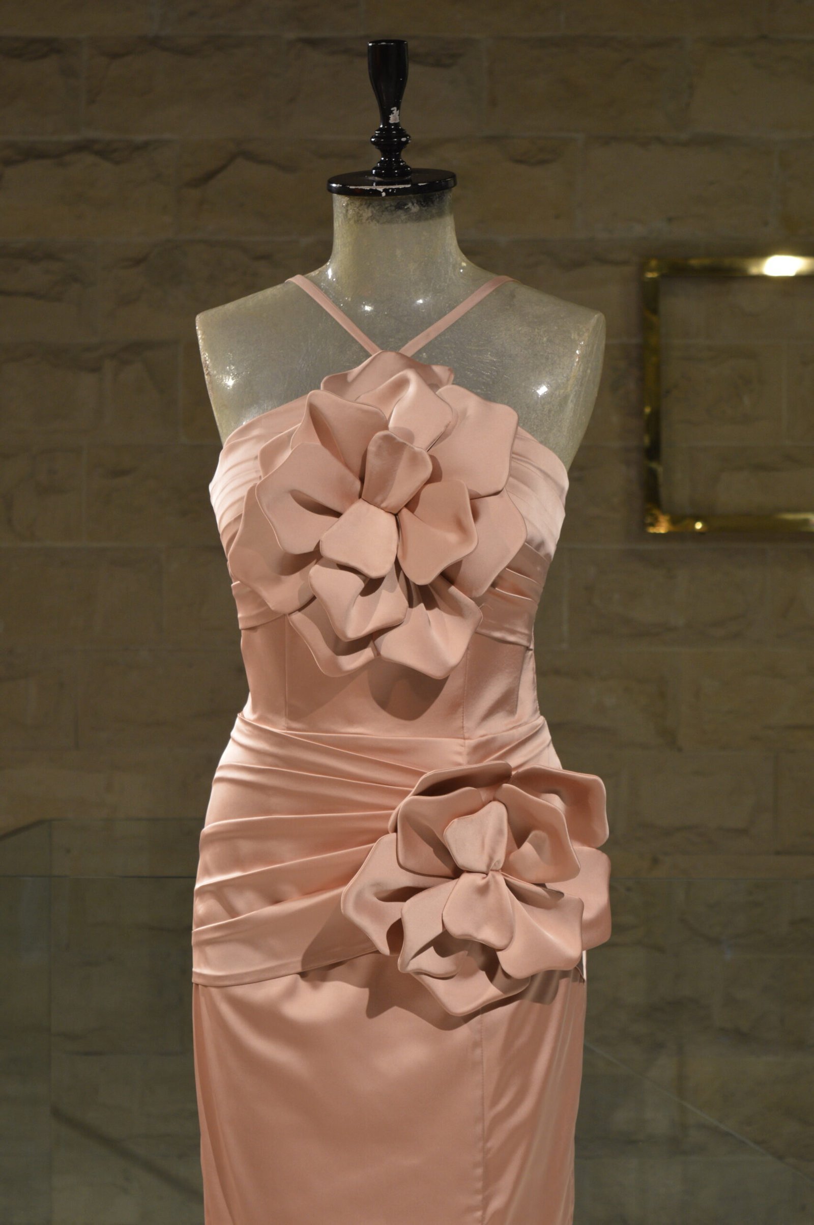 Sleeveless Pink Dress with Floral Accents - Image 3