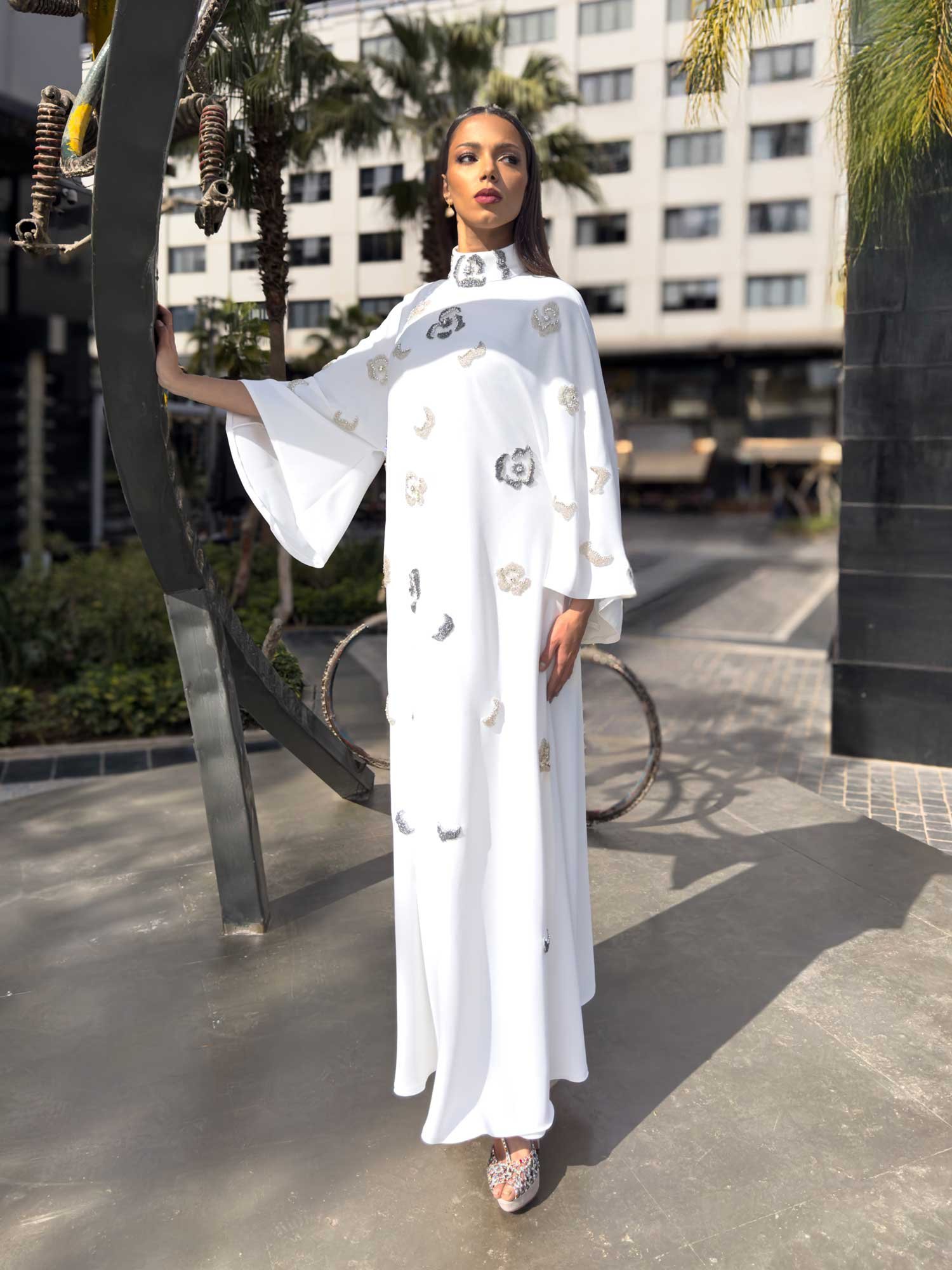 Embroidered White Crepe Abaya - Image 2