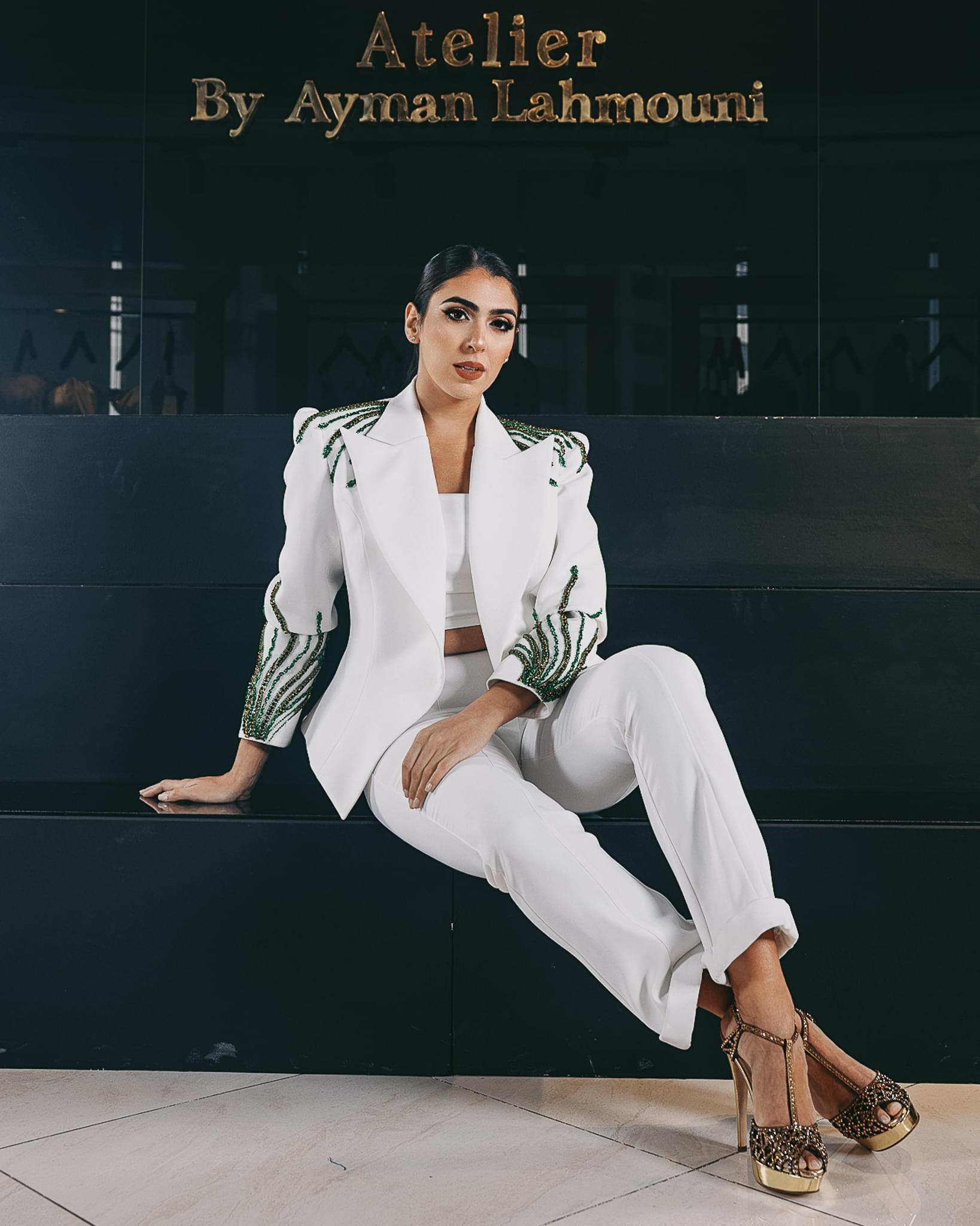 White Embroidered Soirée Suit - Image 4